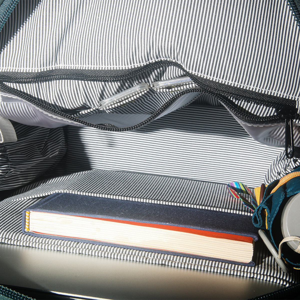 Monstera BePack 13" Lake Green